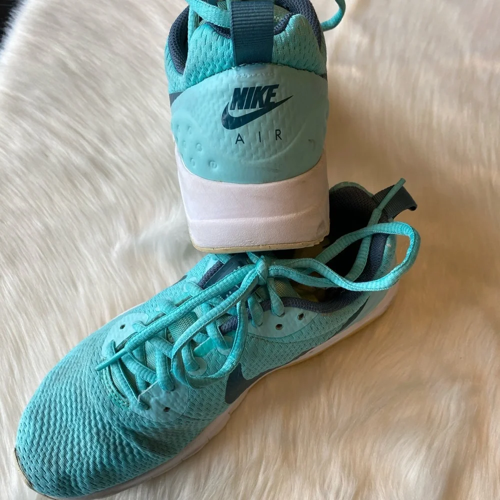 Nike Free Hyper Turquoise Girls Sneaker Size 6 1/2